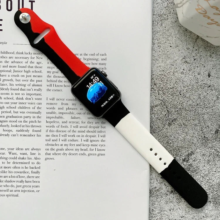 Farbabgestimmte Ersatzarmbänder aus Silikon für Apple Watch Series 6 & SE & 5 & 4 40mm / 3 & 2 & 1 38mm, für Apple Watch 40mm/38mm (Schwarz+Rot+Weiß), für Apple Watch 40mm/38mm (Rot+Weiß+Schwarz), für Apple Watch 40mm/38mm (Hellblau+Dunkelblau+Gelb)
