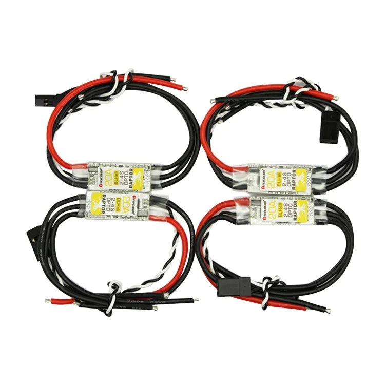 Flycolor Raptor Series Antriebsset, bestehend aus 4 Drehzahlreglern (20 A), 4 Motoren (2300 kV) und 4 Propellern (5045, 2300 kV).