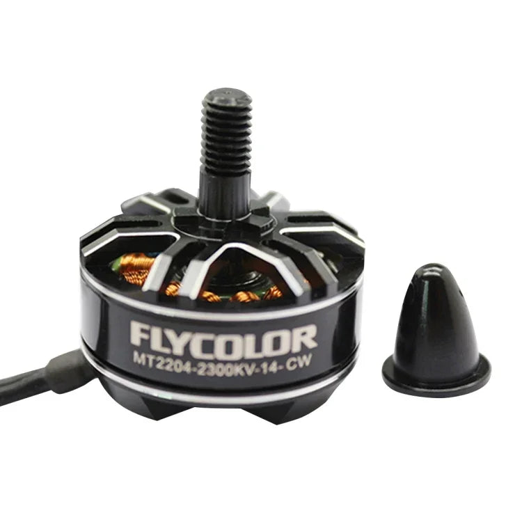 Flycolor Raptor Series Antriebsset, bestehend aus 4 Drehzahlreglern (20 A), 4 Motoren (2300 kV) und 4 Propellern (5045, 2300 kV).