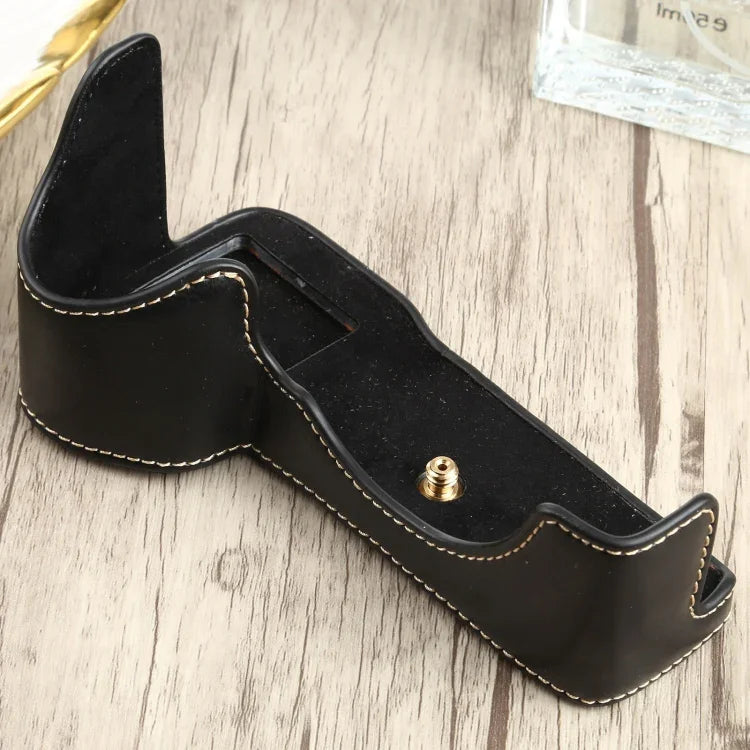 1/4 inch Thread PU Leather Camera Half Case Base for Sony ILCE-7RM4 / A7RM4 / A7R IV, For Sony ILCE-7RM4