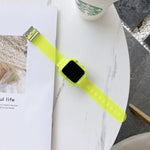 Transparentes TPU-Armband in Bonbonfarben für Apple Watch Series 6, SE, 5 und 4 (44 mm) sowie für Apple Watch Series 7 (45 mm) und Series 6, SE, 5 und 4 (44 mm).