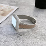 Edelstahl-Ersatzarmband mit Dornschließe, passend für Apple Watch Series 7 (41 mm), 6, SE, 5 und 4 (40 mm) sowie für Apple Watch Series 7 (45 mm), 6, SE, 5 und 4 (44 mm).