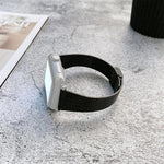 Edelstahl-Ersatzarmband mit Dornschließe, passend für Apple Watch Series 7 (41 mm), 6, SE, 5 und 4 (40 mm) sowie für Apple Watch Series 7 (45 mm), 6, SE, 5 und 4 (44 mm).