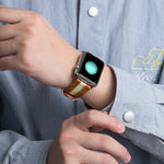 Leuchtendes Ersatzarmband aus Rindsleder, passend für Apple Watch Series 7 (41 mm), 6, SE, 5 und 4 (40 mm) sowie für Apple Watch Series 7 (45 mm), 6, SE, 5 und 4 (44 mm).