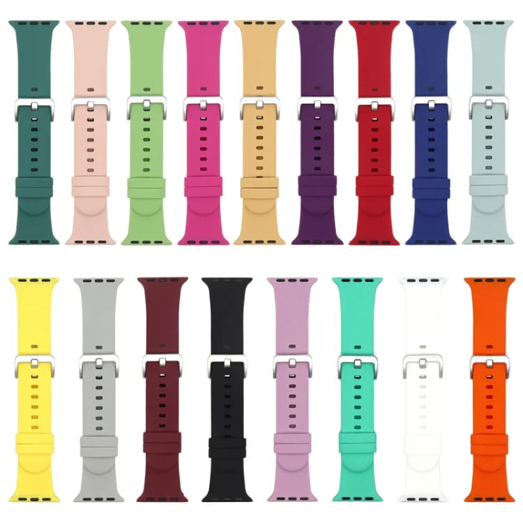 Silikon-Ersatzarmband mit silberner Dornschließe, passend für Apple Watch Series 7 (41 mm), 6, SE, 5 und 4 (40 mm) sowie für Apple Watch Series 7 (45 mm), 6, SE, 5 und 4 (44 mm).