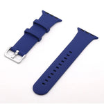 Silikon-Ersatzarmband mit silberner Dornschließe, passend für Apple Watch Series 7 (41 mm), 6, SE, 5 und 4 (40 mm) sowie für Apple Watch Series 7 (45 mm), 6, SE, 5 und 4 (44 mm).