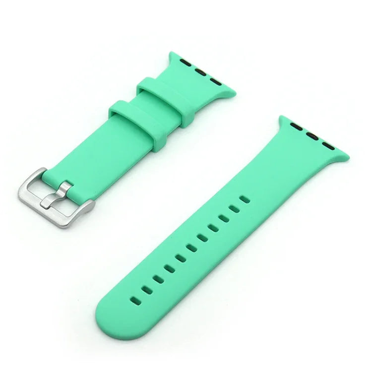 Silikon-Ersatzarmband mit silberner Dornschließe, passend für Apple Watch Series 7 (41 mm), 6, SE, 5 und 4 (40 mm) sowie für Apple Watch Series 7 (45 mm), 6, SE, 5 und 4 (44 mm).