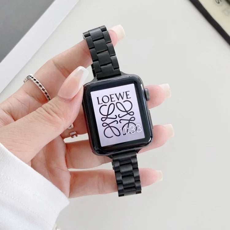 Dreifach-Perlen-Armband aus Stahl, passend für Apple Watch Series 7 (41 mm), 6, SE, 5 und 4 (40 mm) sowie für Apple Watch Series 7 (45 mm), 6, SE, 5 und 4 (44 mm).