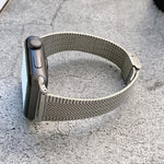 Schmale Edelstahl-Ersatzarmbänder für Apple Watch Series 7 (41 mm), 6, SE, 5 und 4 (40 mm) und 4 (45 mm), passend für Apple Watch Series 7 (45 mm), 6, SE, 5 und 4 (44 mm).