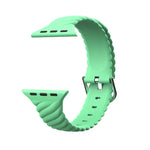 Silikon-Ersatzarmband in Unifarben für Apple Watch Series 7 (41 mm), 6, SE, 5, 4 (40 mm), 3, 2, 1 (38 mm) und 7 (45 mm), 6, SE, 5, 4 (44 mm) sowie 3, 2, 1 (42 mm).