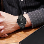 SKMEI 9218 Herren Quarz-Armbanduhr mit horizontal gestreiftem Zifferblatt und arabischen Ziffern, Milanaise-Armband