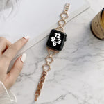 O-förmiges Metallarmband als Ersatz für Apple Watch Series 7 (41 mm), 6, SE, 5, 4 (40 mm), 3, 2, 1 (38 mm) und 7 (45 mm), 6, SE, 5, 4 (44 mm) sowie 3, 2, 1 (42 mm).