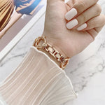 O-förmiges Metallarmband als Ersatz für Apple Watch Series 7 (41 mm), 6, SE, 5, 4 (40 mm), 3, 2, 1 (38 mm) und 7 (45 mm), 6, SE, 5, 4 (44 mm) sowie 3, 2, 1 (42 mm).