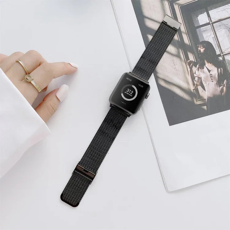 Gerades Edelstahlarmband mit V-förmiger Schnalle als Ersatz für Apple Watch Series 7 (41 mm), 6, SE, 5, 4 (40 mm), 3, 2, 1 (38 mm) und 7 (45 mm), 6, SE, 5, 4 (44 mm) sowie 3, 2, 1 (42 mm).