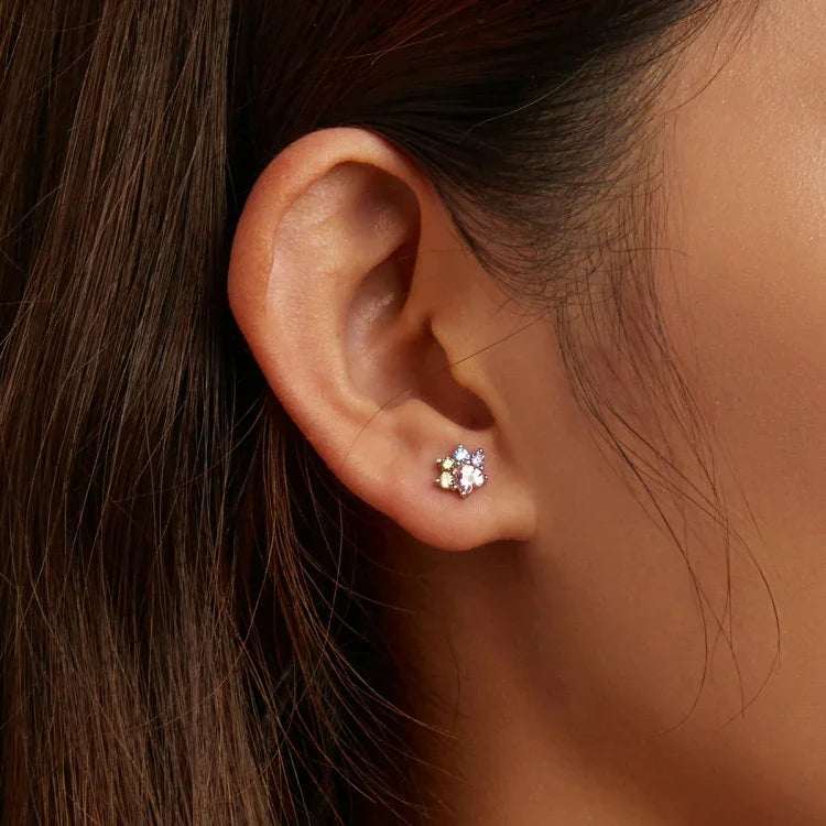 Ohrstecker aus 925er Sterlingsilber mit farbigem Zirkonia im niedlichen Krallen-Design für Damen