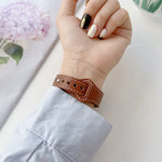 Flaches Lederarmband für Apple Watch Series 7 (41 mm), 6, SE, 5 und 4 (40 mm), 3, 2 und 1 (38 mm) und 7 (45 mm), 6, SE, 5 und 4 (44 mm) sowie 3, 2 und 1 (42 mm)
