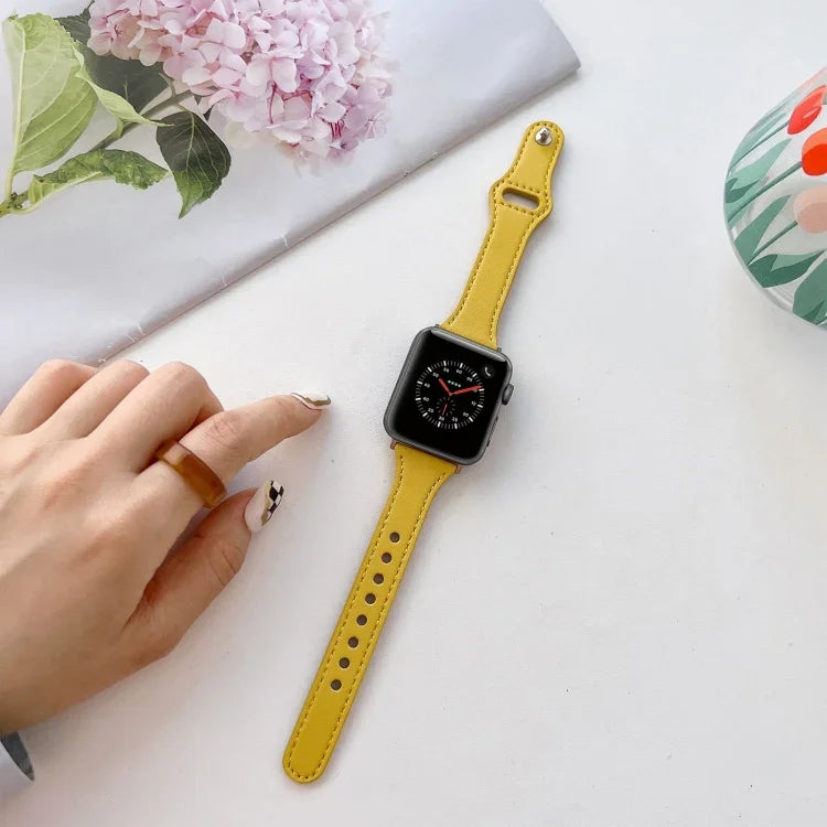 Flaches Lederarmband für Apple Watch Series 7 (41 mm), 6, SE, 5 und 4 (40 mm), 3, 2 und 1 (38 mm) und 7 (45 mm), 6, SE, 5 und 4 (44 mm) sowie 3, 2 und 1 (42 mm)