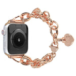 Edelstahl-Armband mit Herzanhänger für Apple Watch Series 7 (41 mm), 6, SE, 5 und 4 (40 mm), 3, 2 und 1 (38 mm), 7 (45 mm), 6, SE, 5 und 4 (44 mm) sowie 3, 2 und 1 (42 mm)
