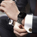 Echtes Lederarmband im Herrenstil für Apple Watch Series 7 (41 mm), 6, SE, 5 und 4 (40 mm), 3, 2 und 1 (38 mm), 7 (45 mm), 6, SE, 5 und 4 (44 mm) sowie 3, 2 und 1 (42 mm).