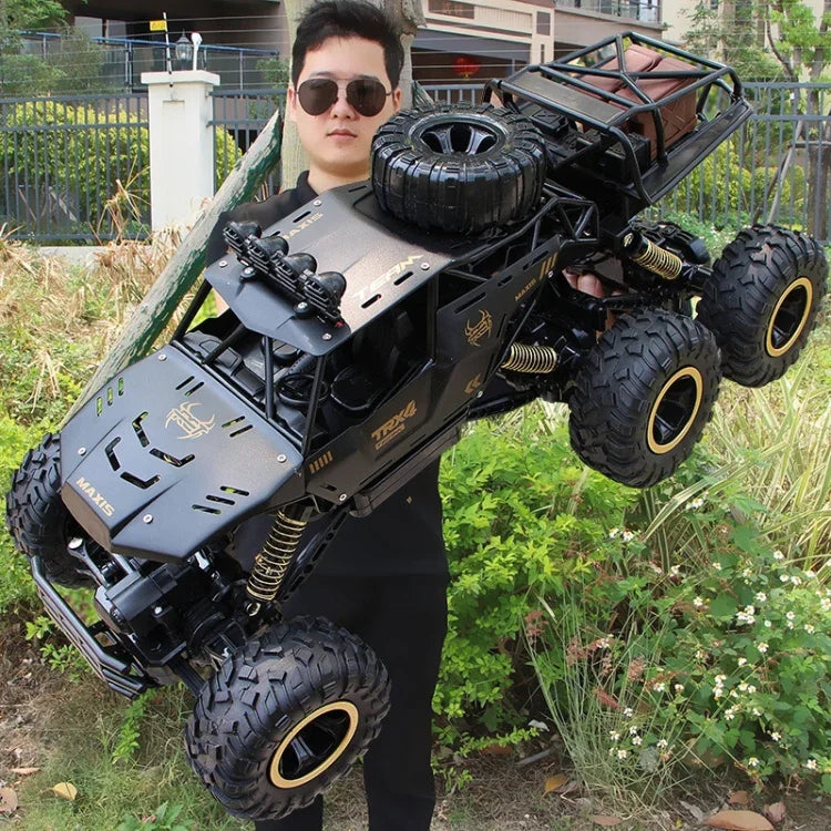 4WD Übergroßes RC-Auto mit sechs Aluminiumrädern, (Schwarz), (Gold)