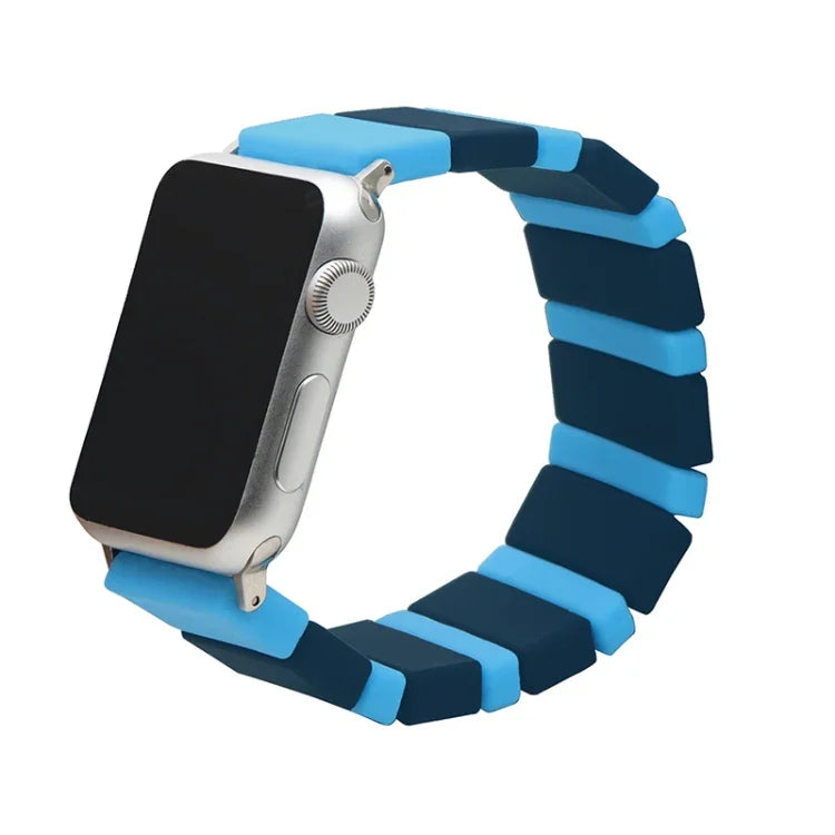 Silikon-Armband mit Verbindungsstücken für Apple Watch Series 7 (41 mm), 6, SE, 5 und 4 (40 mm), 3, 2 und 1 (38 mm) und 7 (45 mm), 6, SE, 5 und 4 (44 mm) sowie 3, 2 und 1 (42 mm)