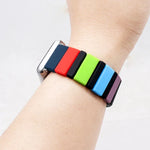 Silikon-Armband mit Verbindungsstücken für Apple Watch Series 7 (41 mm), 6, SE, 5 und 4 (40 mm), 3, 2 und 1 (38 mm) und 7 (45 mm), 6, SE, 5 und 4 (44 mm) sowie 3, 2 und 1 (42 mm)