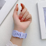 Silikonarmband mit Gewinde für Apple Watch Series 7 (41 mm), 6, SE, 5 und 4 (40 mm), 3, 2 und 1 (38 mm) und 7 (45 mm), 6, SE, 5 und 4 (44 mm) sowie 3, 2 und 1 (42 mm).