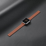 Starkes magnetisches Lederarmband für Apple Watch Series 7 (41 mm), 6, SE, 5 und 4 (40 mm), 3, 2 und 1 (38 mm) und 7 (45 mm), 6, SE, 5 und 4 (44 mm) sowie 3, 2 und 1 (42 mm).