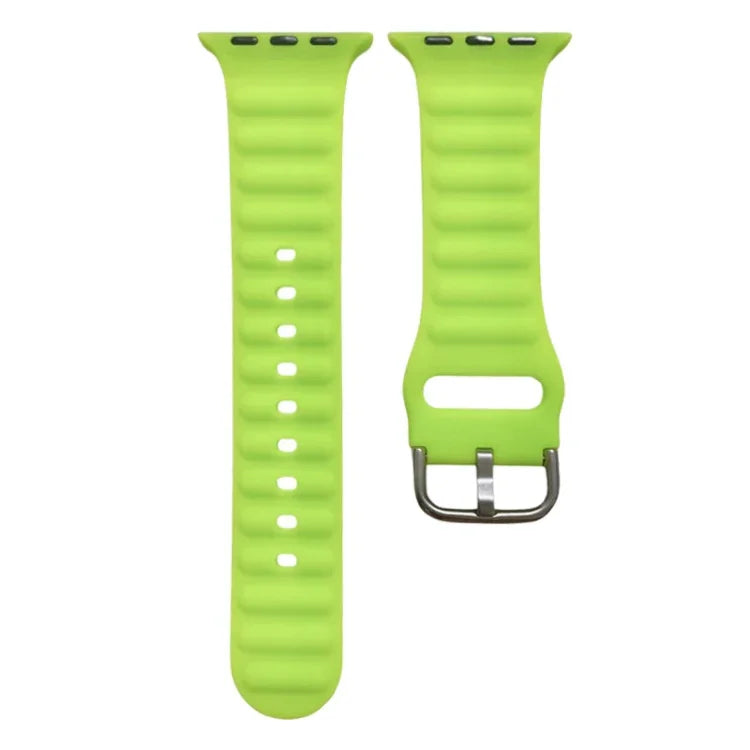Silikonarmband in einer Farbe für Apple Watch Series 7 (45 mm), 6, SE, 5 und 4 (44 mm), 3, 2 und 1 (42 mm), 7 (41 mm), 6, SE, 5 und 4 (40 mm) sowie 3, 2 und 1 (38 mm).