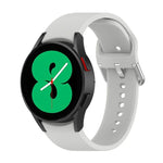 Offizielles silbernes Silikon-Armband mit runder Dornschließe, passend für Samsung Galaxy Watch 5 (44 mm)