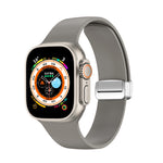 Silikon-Uhrenarmband mit Faltschließe, passend für Apple Watch Ultra (49 mm), Apple Watch Series 8 &amp; 7 (45 mm), SE 2 &amp; 6 &amp; SE 5 &amp; 4 (44 mm) sowie 3 &amp; 2 &amp; 1 (42 mm).