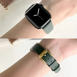 Uhrenarmband aus Seidenleder, passend für Apple Watch Series 8 &amp; 7 (41 mm) / SE 2 &amp; 6 &amp; SE &amp; 5 &amp; 4 (40 mm) und Apple Watch Ultra (49 mm) / Series 8 &amp; 7 (45 mm) / SE 2 &amp; 6 &amp; SE &amp; 5 &amp; 4 (44 mm).