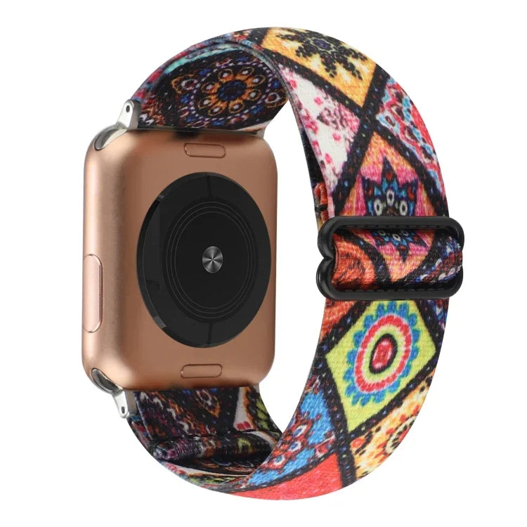 Elastisches Uhrenarmband im Ethno-Stil mit Dornschließe, passend für Apple Watch Series 7 (41 mm), 6, SE, 5 und 4 (40 mm) sowie Apple Watch Ultra (49 mm), Series 8 und 7 (45 mm) und SE 2, 6, SE, 5 und 4 (44 mm).