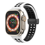 Silikonarmband mit Magnetverschluss und quadratischen Löchern, passend für Apple Watch Series 8 &amp; 7 (45 mm und 41 mm).