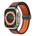 Silikonarmband mit Magnetverschluss und quadratischen Löchern, passend für Apple Watch Series 8 &amp; 7 (45 mm und 41 mm).