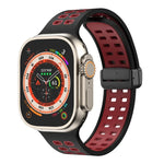 Silikonarmband mit Magnetverschluss und quadratischen Löchern, passend für Apple Watch Series 8 &amp; 7 (45 mm und 41 mm).