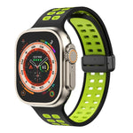 Silikonarmband mit Magnetverschluss und quadratischen Löchern, passend für Apple Watch Series 8 &amp; 7 (45 mm und 41 mm).