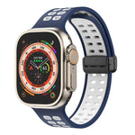 Silikonarmband mit Magnetverschluss und quadratischen Löchern, passend für Apple Watch Series 8 &amp; 7 (45 mm und 41 mm).