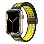 Silikonarmband mit Magnetverschluss und quadratischen Löchern, passend für Apple Watch Series 8 &amp; 7 (45 mm und 41 mm).