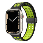 Silikonarmband mit Magnetverschluss und quadratischen Löchern, passend für Apple Watch Series 8 &amp; 7 (45 mm und 41 mm).
