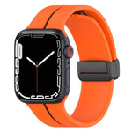 Zweifarbiges Silikon-Armband mit Faltschließe, passend für Apple Watch 9 (45 mm) und Apple Watch 9 (41 mm).