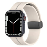 Zweifarbiges Silikon-Armband mit Faltschließe, passend für Apple Watch 9 (45 mm) und Apple Watch 9 (41 mm).