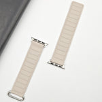 Umgedrehtes magnetisches Silikon-Uhrenarmband mit Schnalle, für Apple Watch Series 8 45mm, für Apple Watch SE 2022 40mm, für Apple Watch SE 2022 44mm