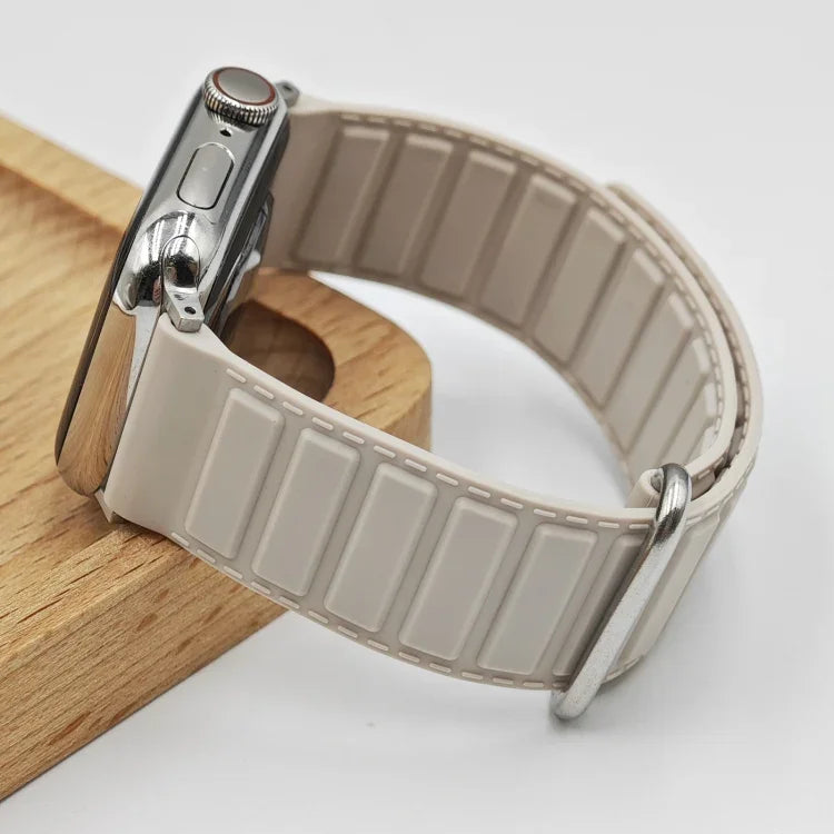 Magnetisches Silikon-Uhrenarmband mit umgekehrter Schnalle, für Apple Watch 38 mm