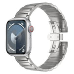 I-förmiges Armband aus Titanlegierung mit Schmetterlingsschließe, passend für Apple Watch SE 2023 (44 mm), Apple Watch Ultra 2 (49 mm), Apple Watch Series 9 (45 mm), Apple Watch Ultra (49 mm), Apple Watch Series 8 (45 mm) und Apple Watch SE 2022 (44 mm).