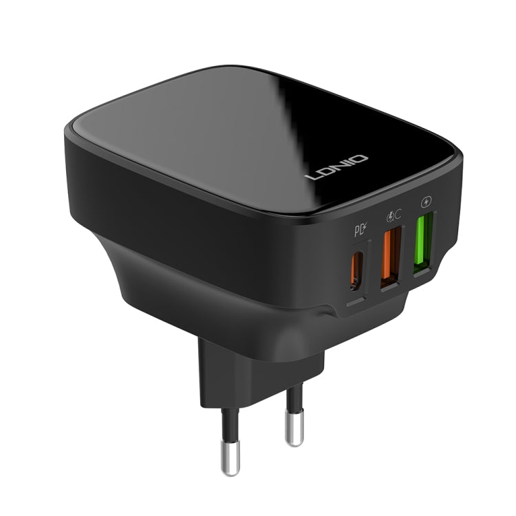 LDNIO Q334 32W Typ-C + Dual-USB-Anschluss-Ladegerät mit 1m Micro-USB-Datenkabel, EU-Stecker