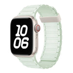 Magnetisches Silikon-Uhrenarmband mit drei Perlen, passend für Apple Watch SE 2023 (44 mm)