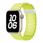 Magnetisches Silikon-Uhrenarmband mit drei Perlen, passend für Apple Watch Series 7 (45 mm)