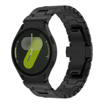 Stainless steel quick release watch band on Samsung Galaxy Watch 7 showcasing a sleek design and modern aesthetic.