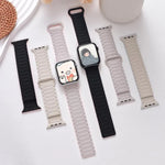 xDfind Magnetisches Silikon-Uhrenarmband mit drei Perlen, für Apple Watch 42 / 44 / 45 / 46 / 49 mm, für Apple Watch 38 / 40 / 41 / S10 42 mm